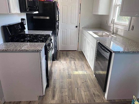 5th image of 463 S Tulip Tree Ct