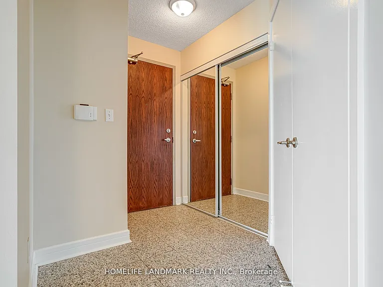 16 Harrison Garden Blvd #2508 — Photo 15