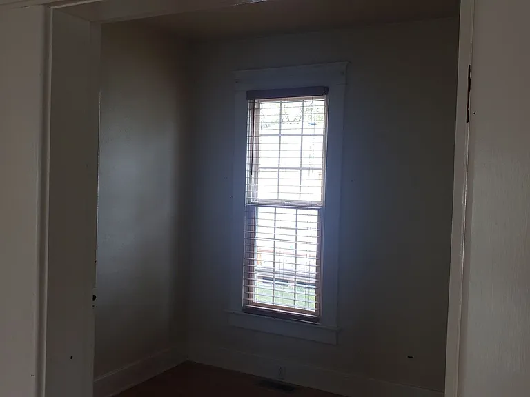 2104 N Fir St — Photo 16