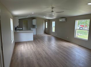 696 E County Road 341, Angleton, TX 77515