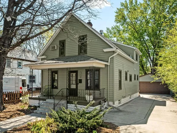334 24th Ave NE, Minneapolis, MN 55418
