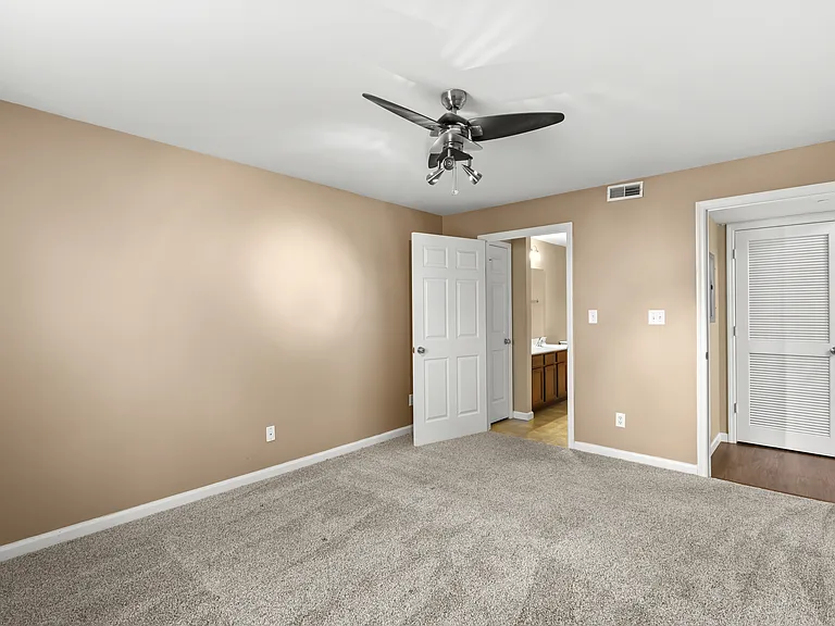 10201 Spring Creek Ln — Photo 19