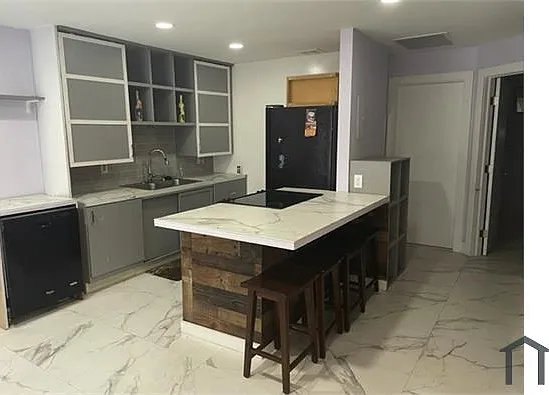 2 bed, $2,080 — Photo 2