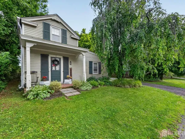3 Union St, Kingston, NJ 08528