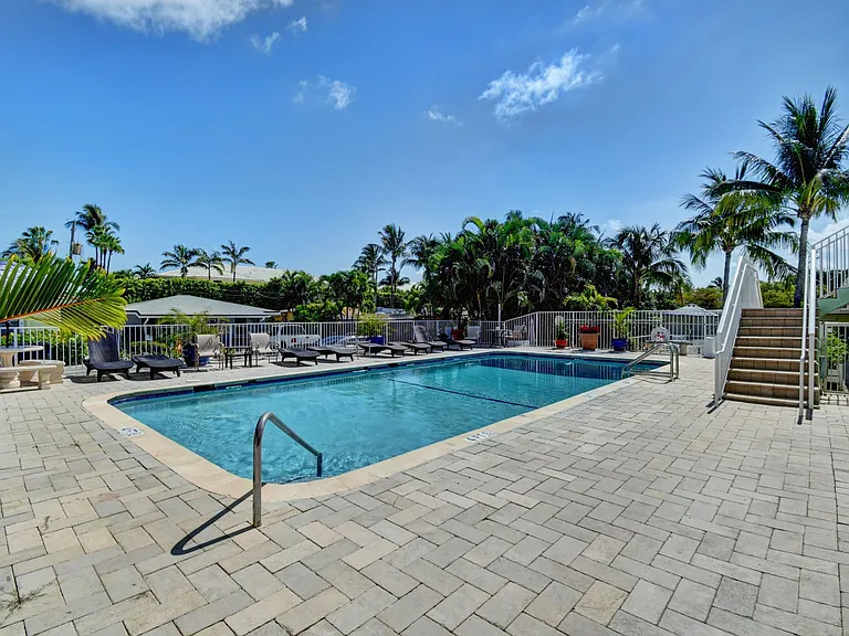 5019 N Ocean Blvd #12 — Photo 13