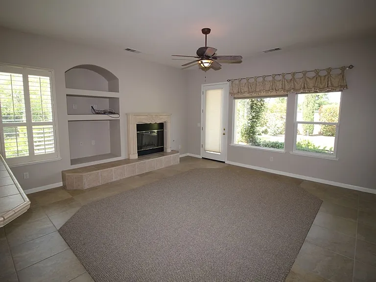 795 Heritage Ave — Photo 3