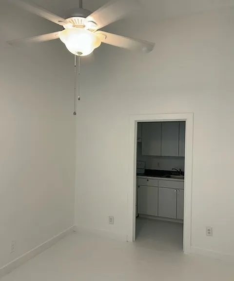 341 King St #B — Photo 1
