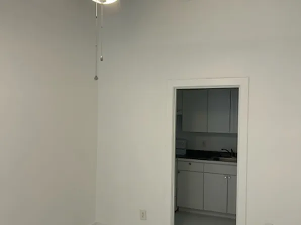 341 King St APT B, Charleston, SC 29401