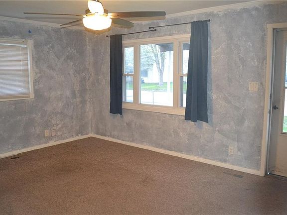 2nd image of 406 S Grace Ave