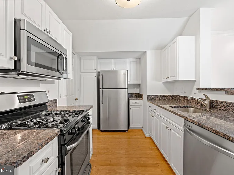 4525 Superior Sq #4525 — Photo 12