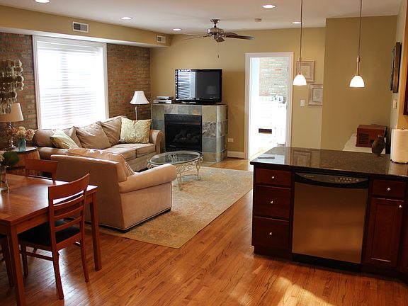 3rd image of 1378 N Wolcott Ave APT 2E