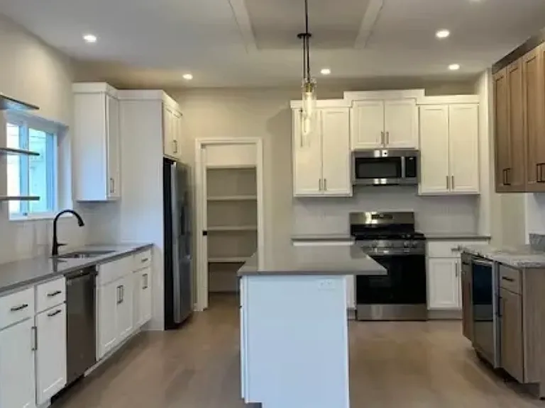 62 Soundview Ave — Photo 3