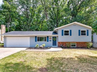 2462 Norman Dr, Stow, OH 44224