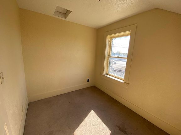5th image of 426 N Briant St