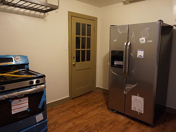 3rd image of 1806 W Admiral Ave
