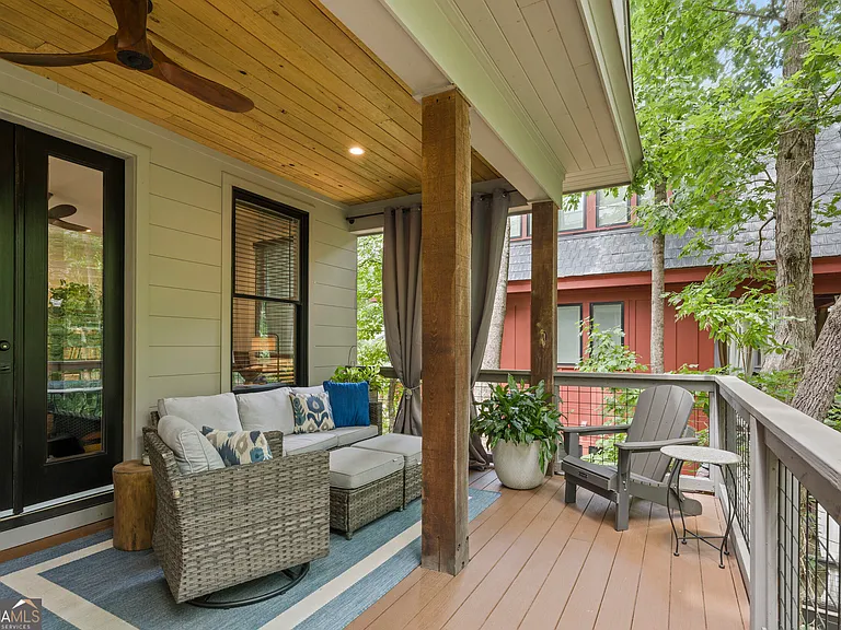 110 Arcadia Ave — Photo 3