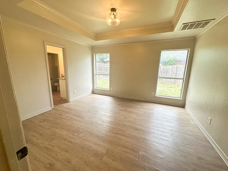 103 N Point Dr — Photo 16