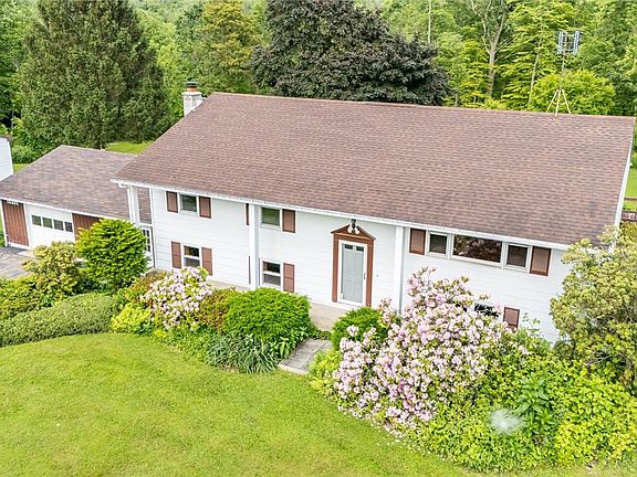 3rd image of 6856 E Port Bay Rd