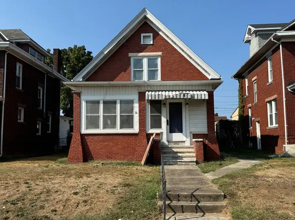 2562 Collis Ave, Huntington, WV 25703