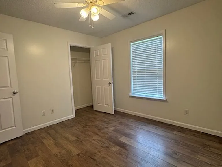 394 Valley View Dr — Photo 4