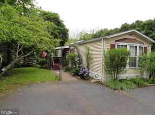 920 Lakeview Dr, Green Lane, PA