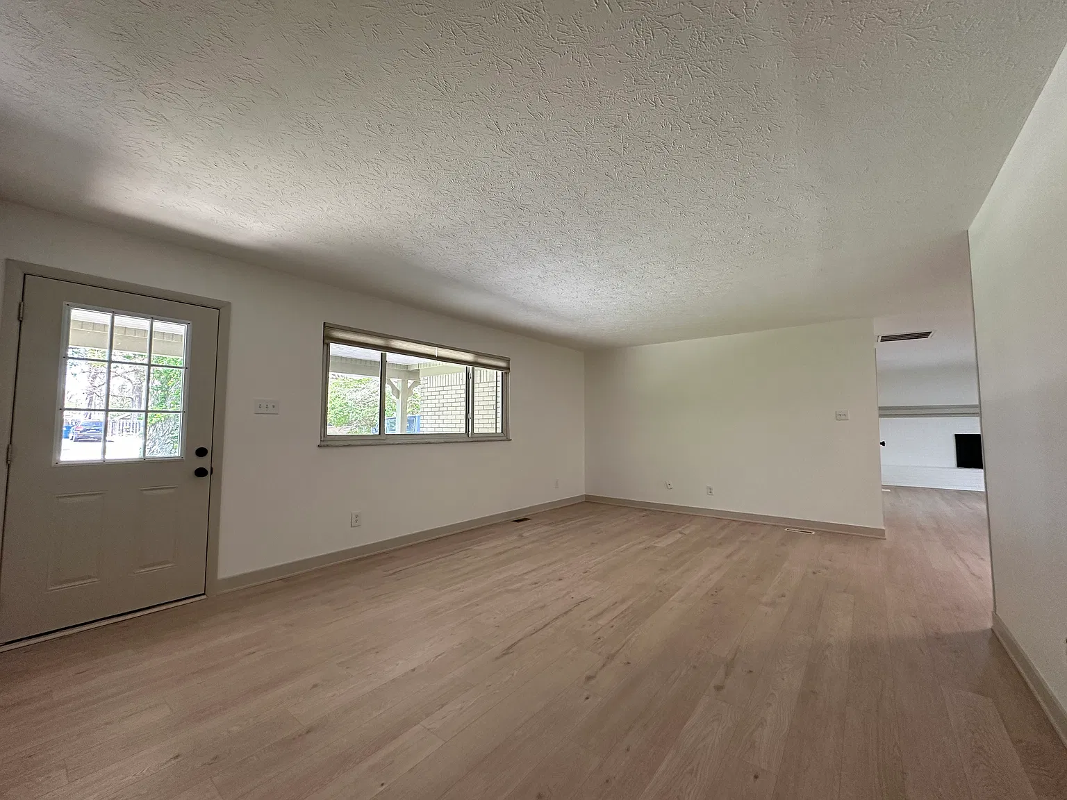 9869 Chambray Dr — Photo 2