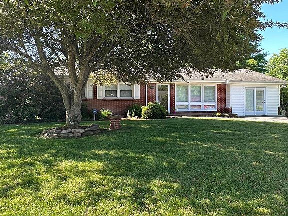 2nd image of 466 Hilltop Dr