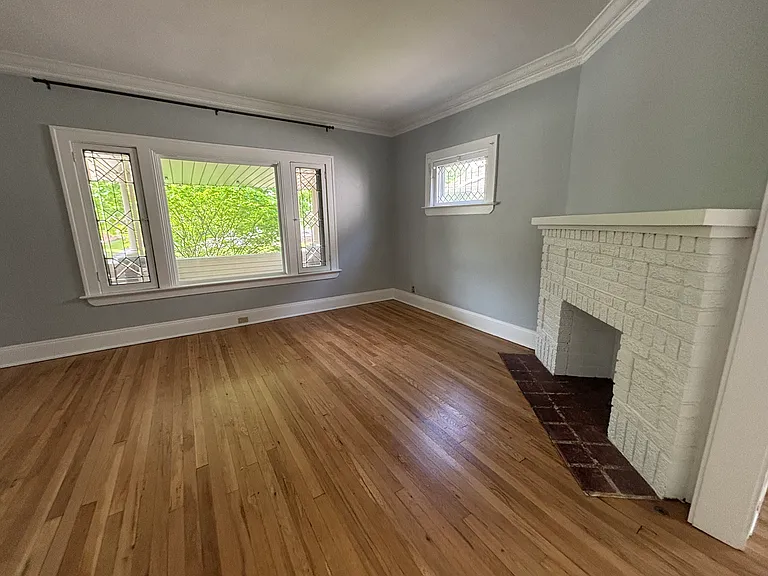 1261 Donald Ave — Photo 12