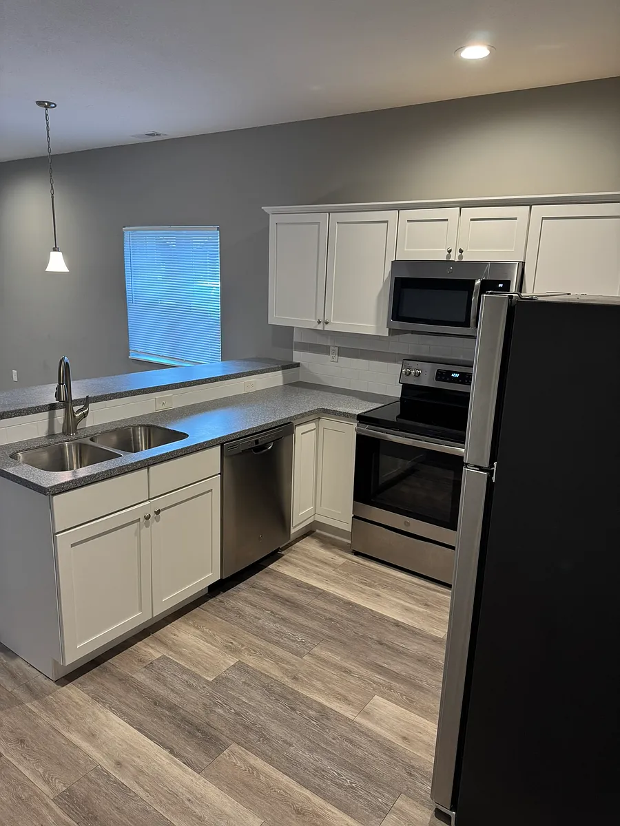 Building Photo - 113 Barstow Pl #113