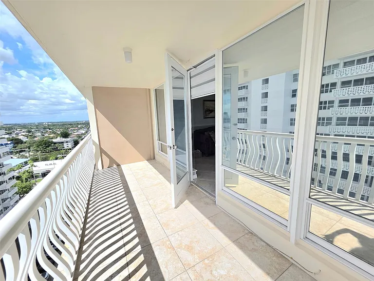 4020 Galt Ocean Dr #1210 — Photo 22
