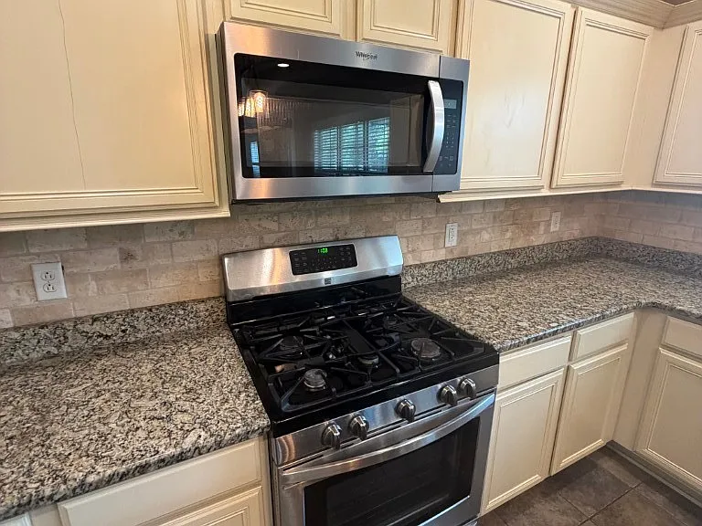 4406 Maximillion Cir — Photo 24
