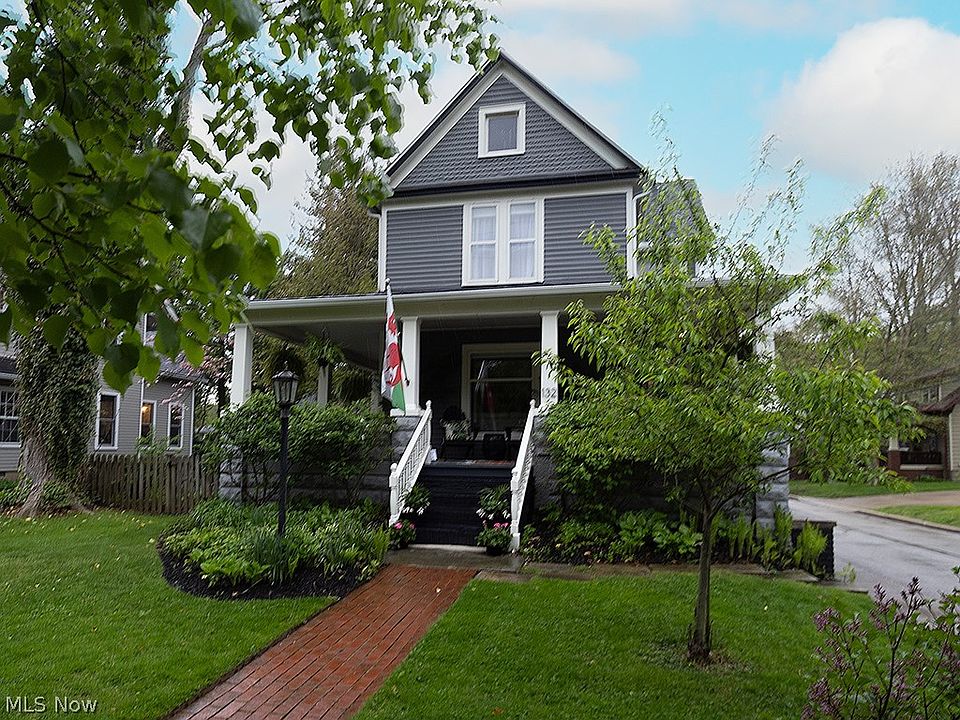 1st image of 132 S Franklin St