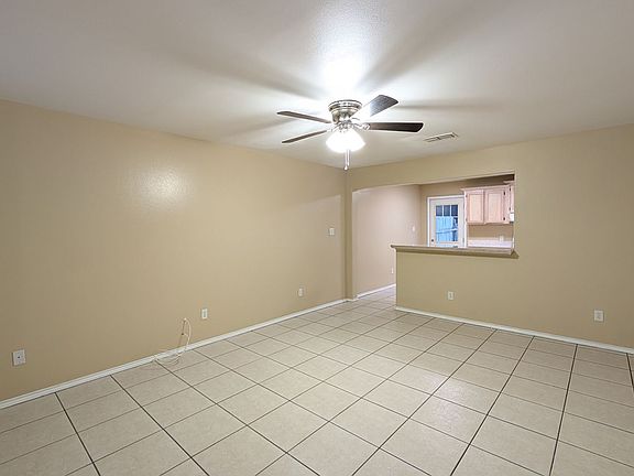 3rd image of 301 E New Hampshire St APT 2