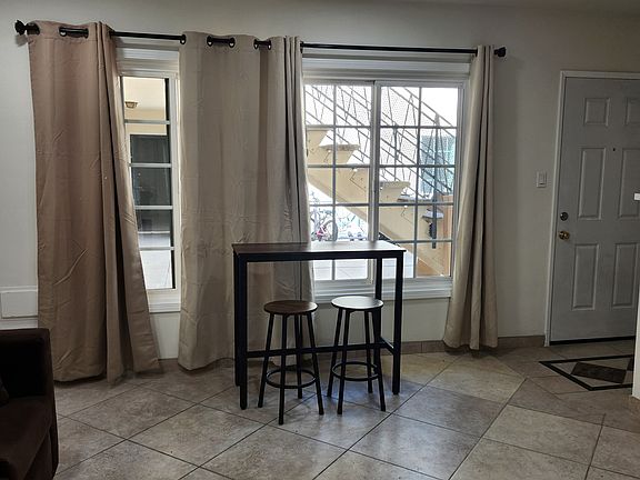 3rd image of 2717 Orchard Ave APT 6