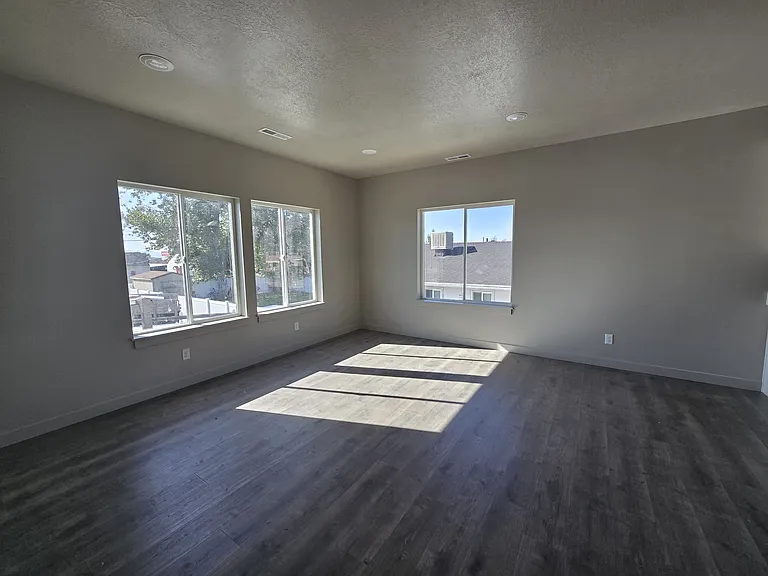 3813 S Ogden Ave — Photo 2