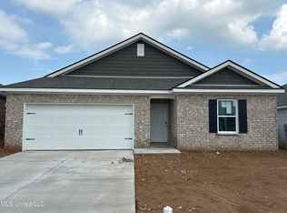 28 Thorn Tree St, Byhalia, MS 38611