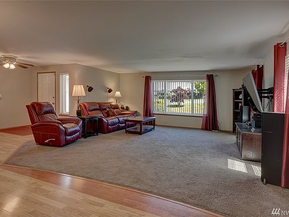 3rd image of 10947 Capitola Pl NW
