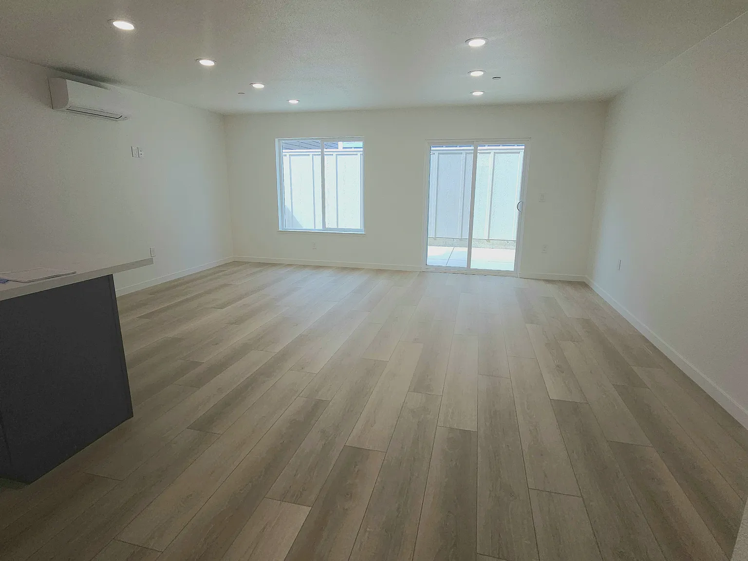 3 bed, 2.5 bath, 1815 sqft, $2,300 — Photo 4