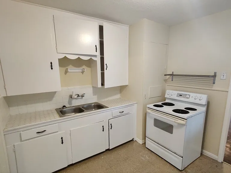 1231 Avant Ave — Photo 13