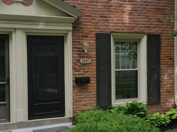 2520 Village Dr SE, Grand Rapids, MI 49506