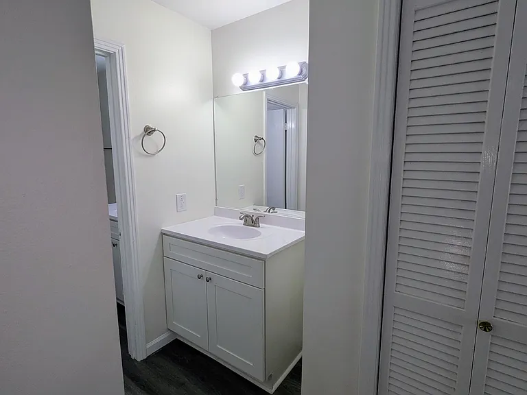 510 Basswood Ave #4 — Photo 21
