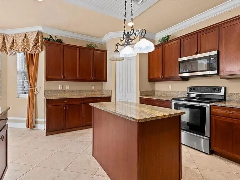 2335 NW Via Della Ct — Photo 30