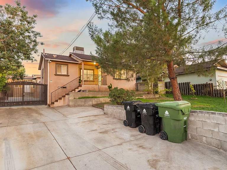 10554 Plainview Ave — Photo 55