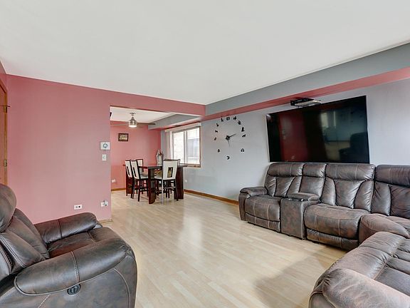 4th image of 4539 N Milwaukee Ave APT 2C