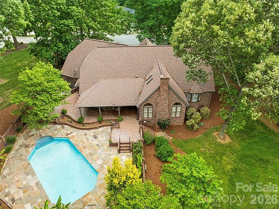 2nd image of 3765 Glenn Oaks Dr