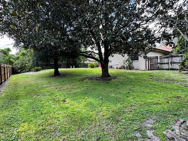 W Hornbeam Dr — Photo 33