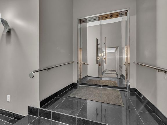 2nd image of 600 E Admiral Blvd Unit 2001