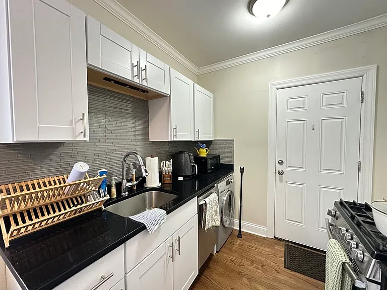 3817 N Greenview Ave #E2 — Photo 4