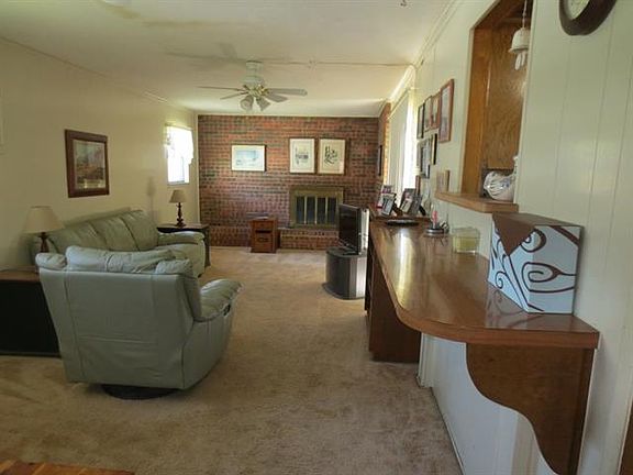 5th image of 1508 Hilltop Dr