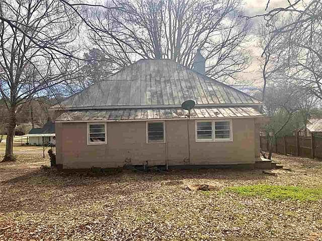 2nd image of 60 Old School House Rd